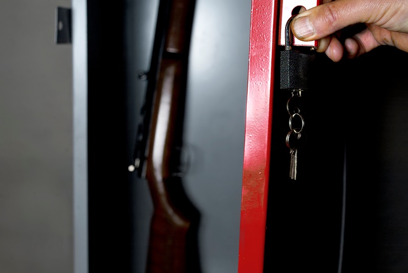 Przechowywanie broni długiej – 5 zasad, o których musi pamiętać każdy właściciel